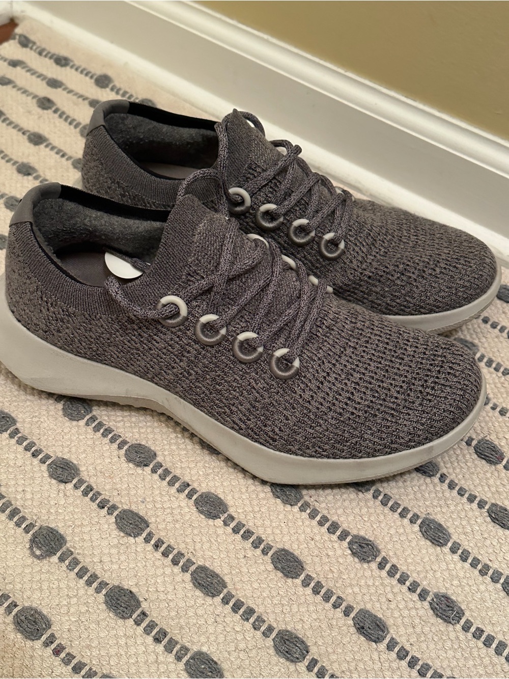 allbirds Men's Athletic Runners in Charcoal Gray size 9